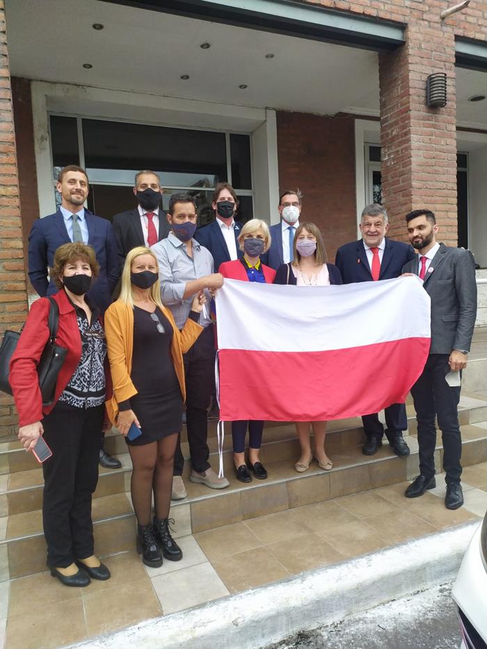 La Embajadora de Polonia se reunió con la Comisión Directiva de UIT